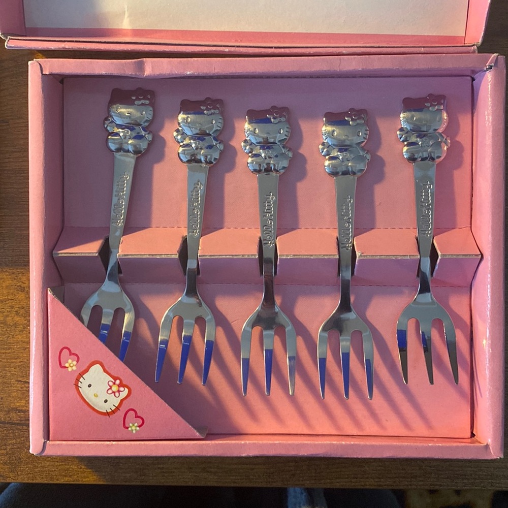New Set of 5 Sanrio Hello Kitty Forks